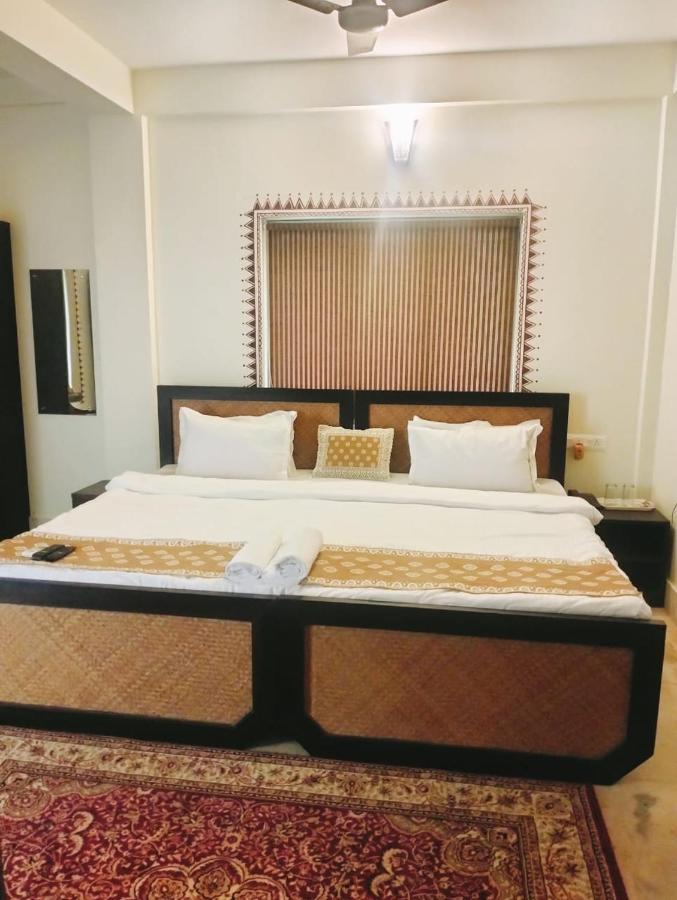 Hotel Kolam Shānti Niketan Екстериор снимка