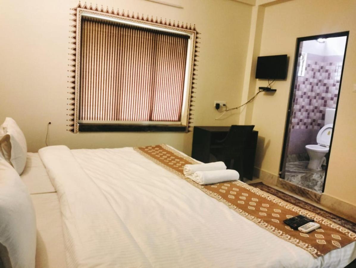 Hotel Kolam Shānti Niketan Екстериор снимка