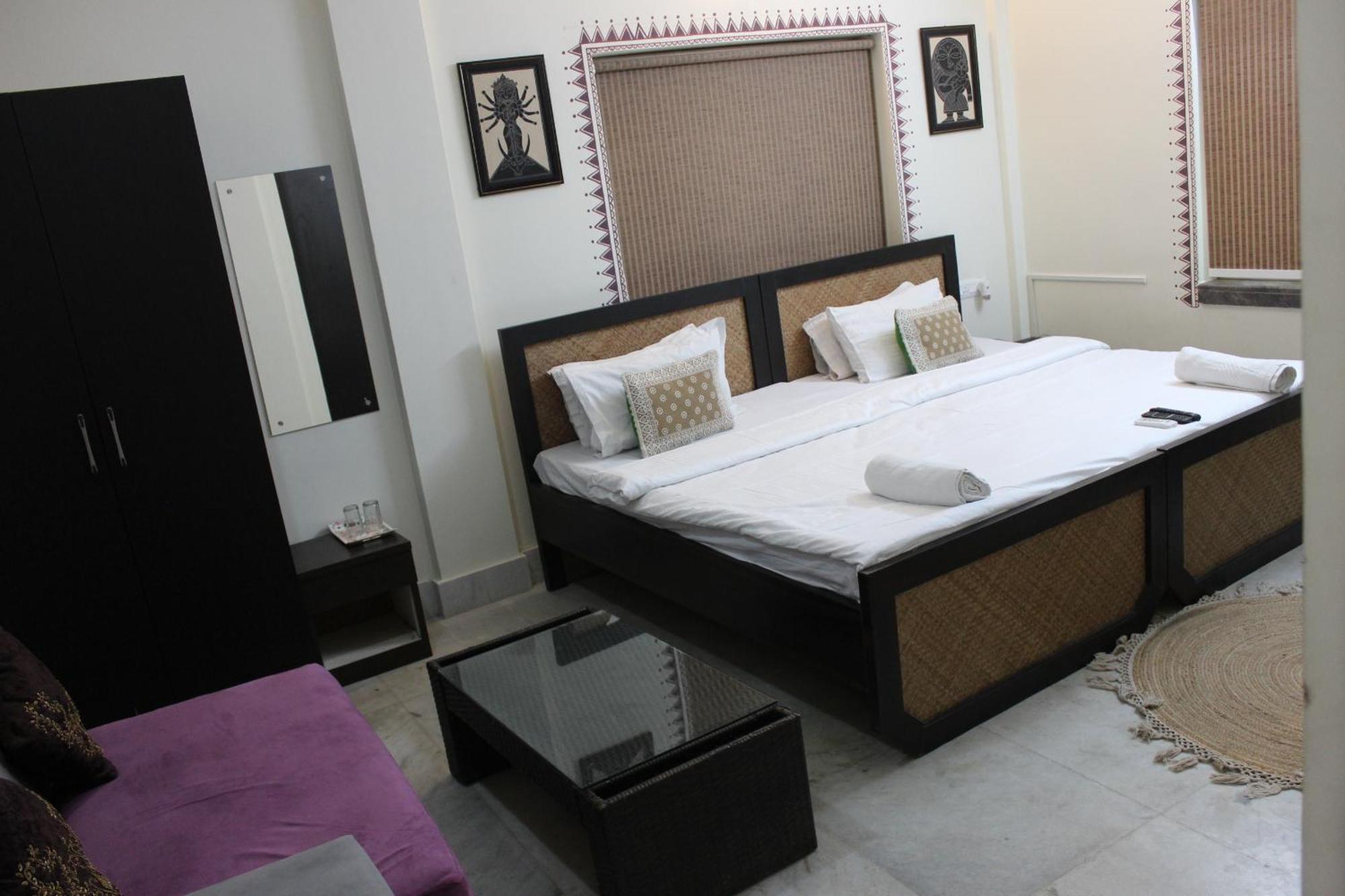 Hotel Kolam Shānti Niketan Екстериор снимка