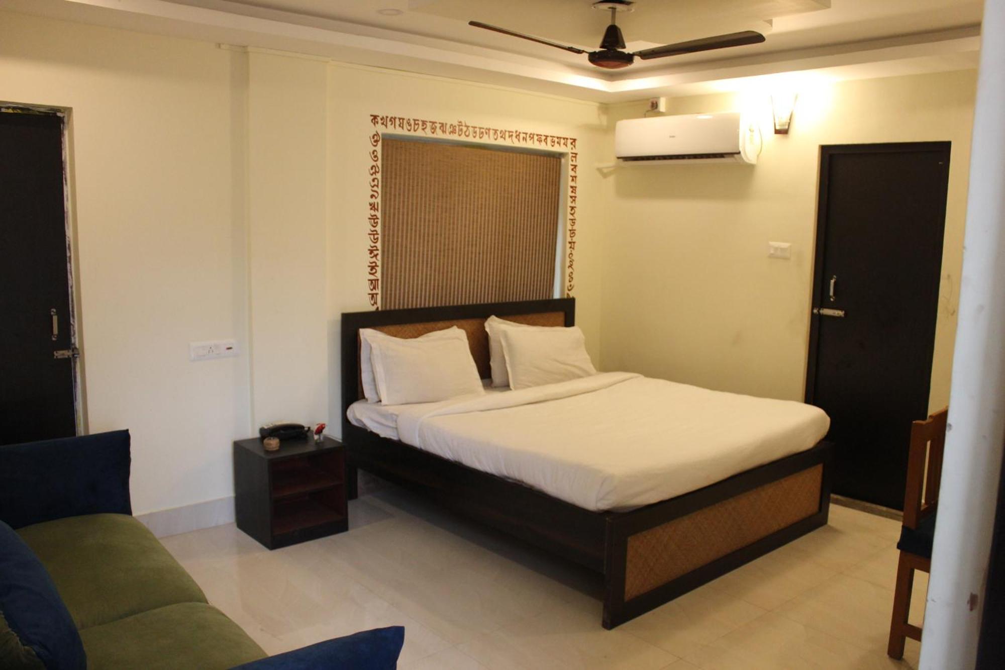 Hotel Kolam Shānti Niketan Екстериор снимка